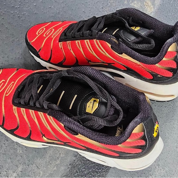 Nike Air Max Plus- University Red & Metallic Gold- 8.5 - Picture 9 of 9